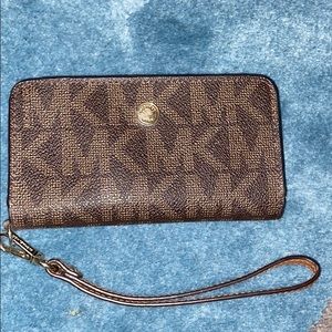 Micheal Kors Wristlet / clutch